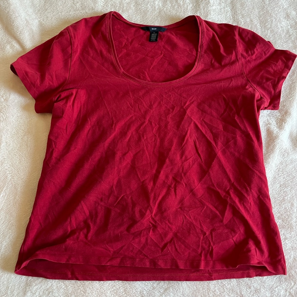 Red Scoop Neck XL Gap Short Sleeve Shirt